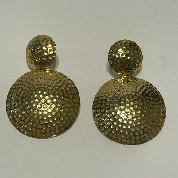 artisan  hammered gold coin dangle pendant earrings - Picture 3 of 6